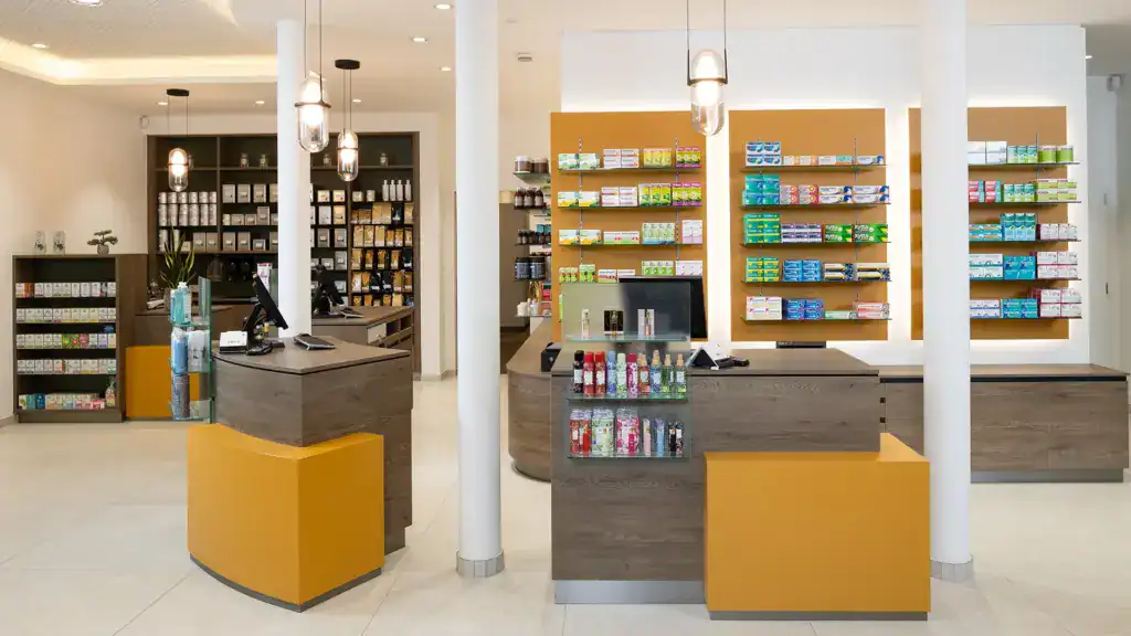 PLANHAK Apotheke Mittersill Innenansicht Interieur Verkauf