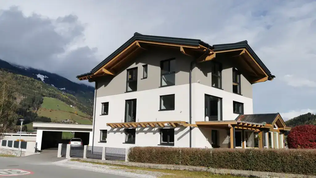 PLANHAK Referenz Wohnhaus Pinzgau NH Außenansicht